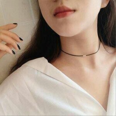 2021 Kwai bust girl sexy shirt collarbone words stuck in throat dilemma
