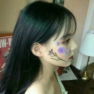 Obsessive Compulsive Disorder QQ Avatar Girl with Beautiful Side Face, Unique QQ Avatar Girl with Simple Temperament