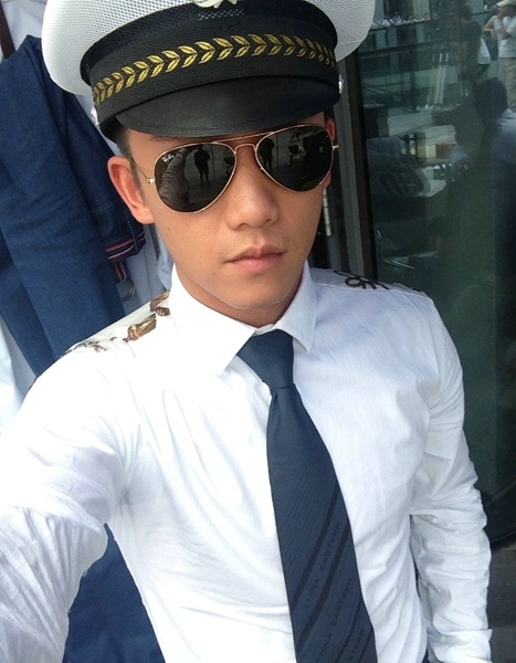 Male star Zheng Kai's funny and cute selfie