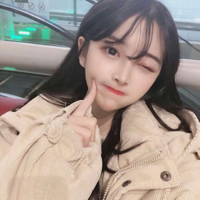 Cute Girl WeChat Avatar Super Cute School Empty Online Classes on Earth