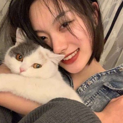 Girls holding cute and beautiful cat avatars, you are the only exception with a preference