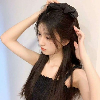 Girl QQ avatar gentle and beautiful, crowded with people, I need you