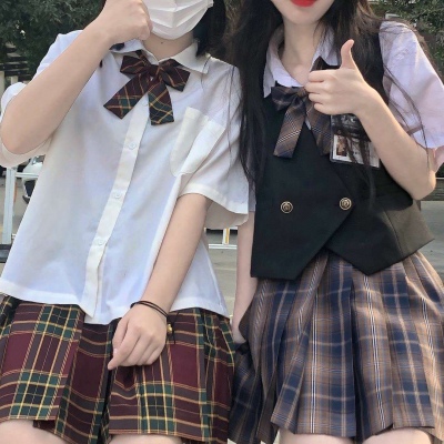 2021 JK Uniform Girl Avatar, Best Friend, Two People, One Fragmented Flower Skirt, and Wild Flowers are Our Most Beautiful Expectations for Spring