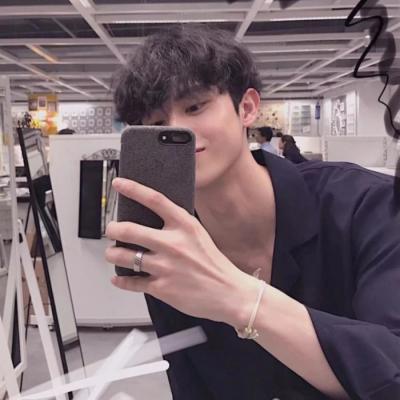The hottest male WeChat avatar in 2021 with unique temperament and high-definition mobile phone control. The handsome and personalized male avatar