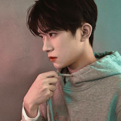 The 2021 super high-end and beautiful fairy side profile male handsome avatar is different from the candy offered voluntarily