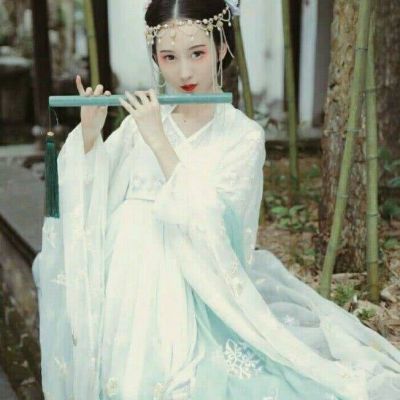 Real version of girls with beautiful personality and ancient style avatar 2021 Is it enough to forget a person in spring, summer, autumn and winter?