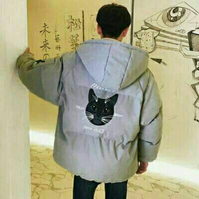 The latest back profile of a boy is trendy and handsome. The reason why the price of love has dropped is because there is no care.