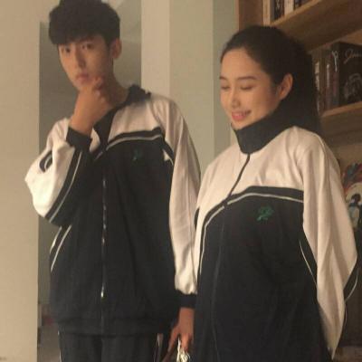 Two pairs of 2021qq personalized couple avatar student uniform version. No words can express my happiness.