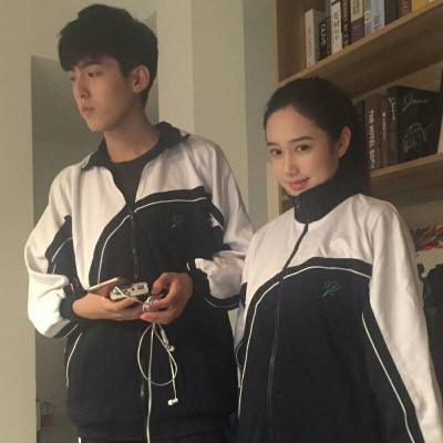 Two pairs of 2021qq personalized couple avatar student uniform version. No words can express my happiness.