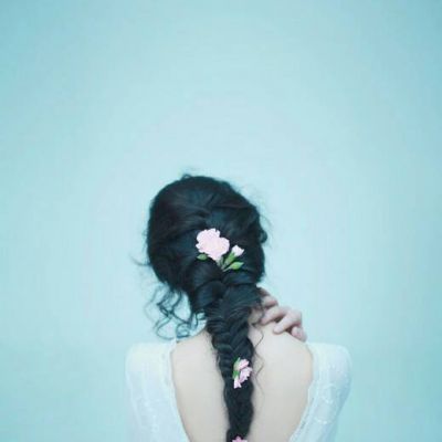 A collection of beautiful pictures of girls with long hair and their backs. I hope you will smile when you hear my name.