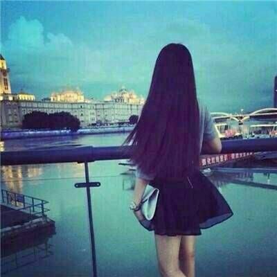 A collection of beautiful pictures of girls with long hair and their backs. I hope you will smile when you hear my name.