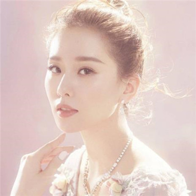 2021 Liu Shishi's selection of high-definition and beautiful avatars. Many relationships are just an acquaintance in the end.