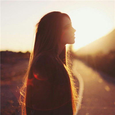 Selection of beautiful pictures of girls' profile pictures with long hair 2021 We once watched the sunset together