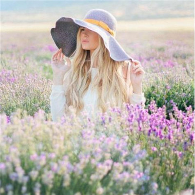 Beautiful and artistic lavender QQ avatar 2021 selection of sad tunes composed by lavender