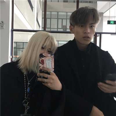 Non-mainstream aesthetic couple mobile phone controlled avatars 2021 latest lost the once proud self