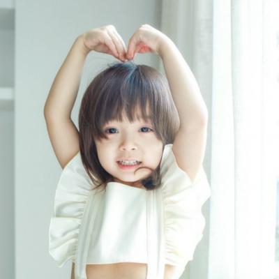 Collection of funny and cute girls with cute baby avatars. Afraid of all half-baked relationships.