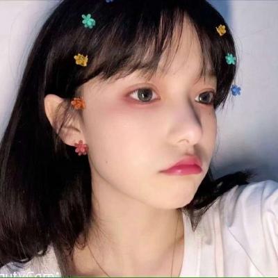 The avatar of Douyin Internet celebrity is a girl with cute temperament. We are all growing up stubbornly.