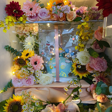 The latest romantic background pictures from the refrigerator in 2021. A refrigerator full of beautiful flowers 2021