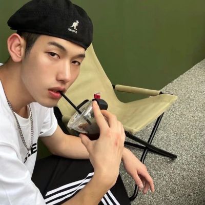 A collection of popular and popular boy avatars that attract fans. WeChat male avatars with very attractive temperament in 2021.