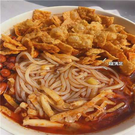 The latest high-definition, real and delicious material of snail noodles. Students who love to eat snail noodles, please raise your hand. I am Kangkang.