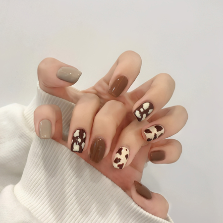 Beautiful and gentle winter manicure pictures. Very textured and whitening manicure 2021 latest
