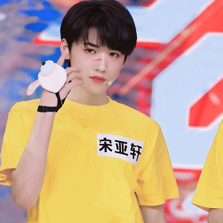 The super handsome high-definition pictures of Song Yaxuan of Times Youth League There is always dawn in the long night