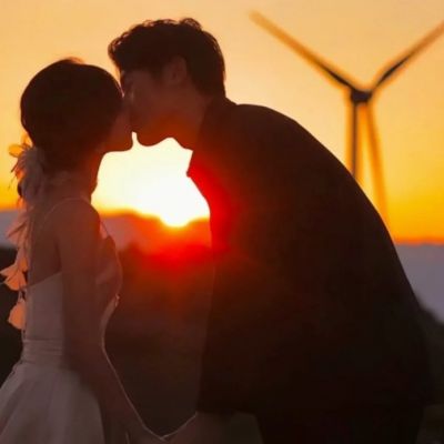 A collection of exquisite couple avatars with very romantic sunsets