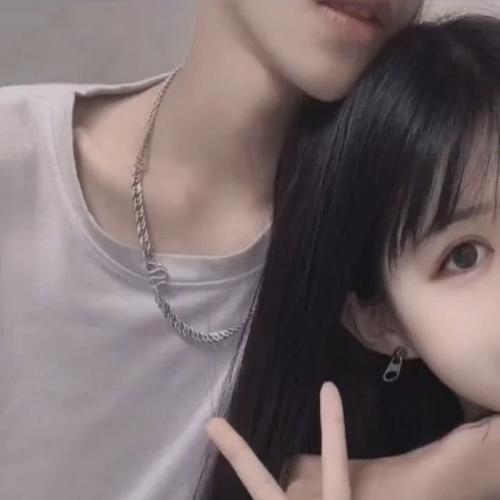 Very clear Douyin couple's avatar, one man and one woman