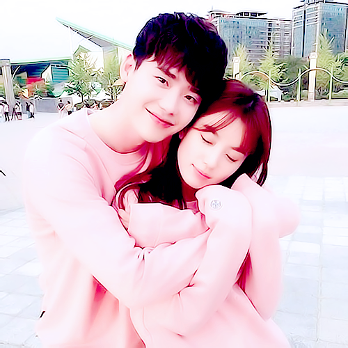 QQ couple's avatar is cold and domineering