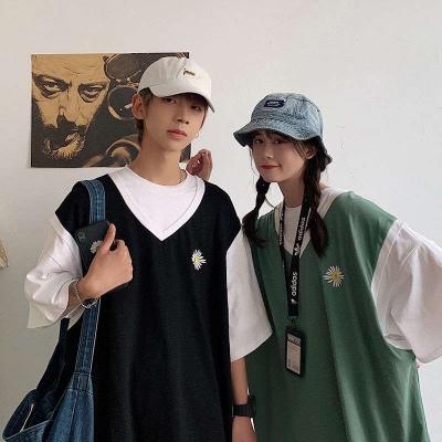 The latest couple's avatar in couple costumes