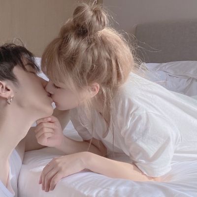 Beautiful and sweet real person kissing couple avatar pictures