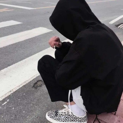 高清很丧很抑郁的男生头像真人图片