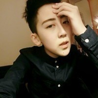 Trendy male WeChat real person avatar