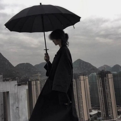 高清黑色系的冷酷压抑女头真人图片