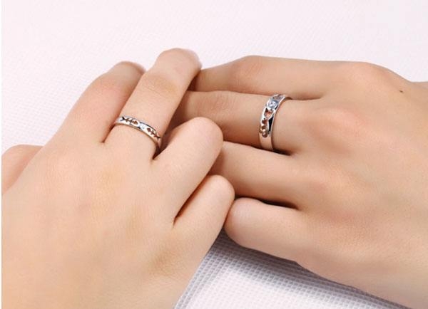 Couple Jewelry Romantic Ring Pictures