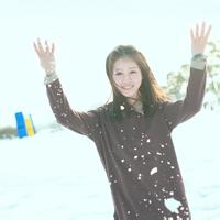 唯美有意境雪景中的气质美女头像图片