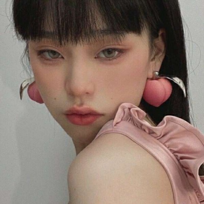 高清好看的优质精致女头脸部图片