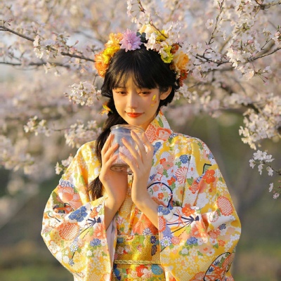高清唯美的日系女生樱花和服头像图片