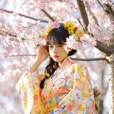 高清唯美的日系女生樱花和服头像图片