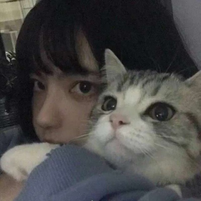 高清好看抱猫女头甜美图片