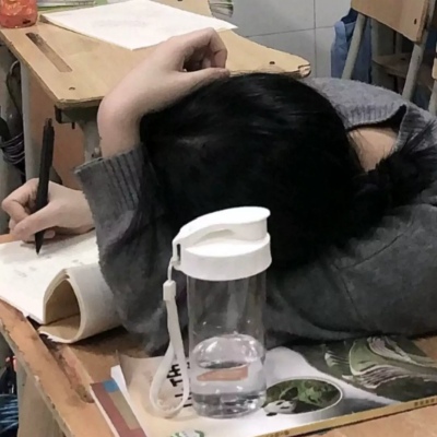 微博很火的女生头像图片