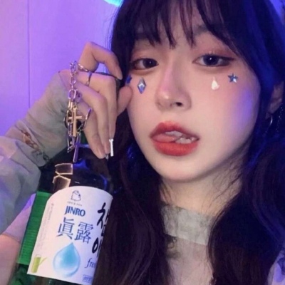 高清好看的时尚霸气女生图片头像