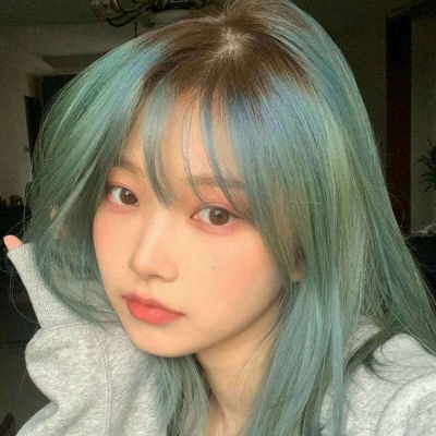 高清玩网真人女生头像图片
