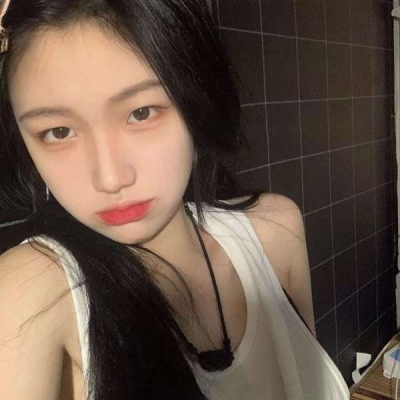 高清玩网真人女生头像图片