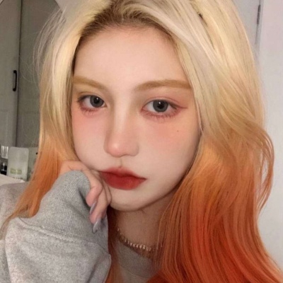 High-definition warm WeChat avatar orange girl pictures