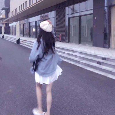 QQ back avatar girl sad