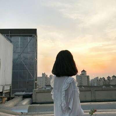 QQ back avatar girl sad