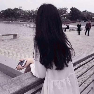 QQ back avatar girl with long hair