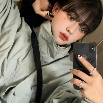 Cold and cool WeChat avatar girl