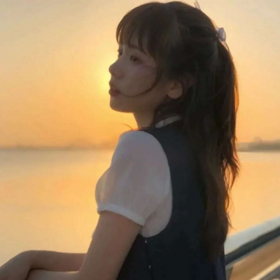 High-definition beautiful and super beautiful sunset girl avatar picture